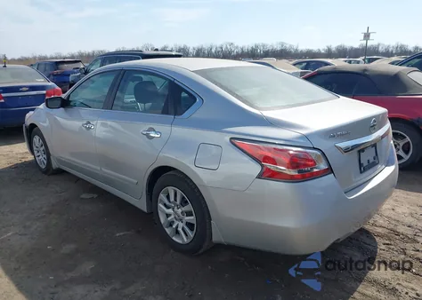 2015 Nissan Altima 2.5 S z USA, uszkodzony, nr VIN 1N4AL3AP0FC477291